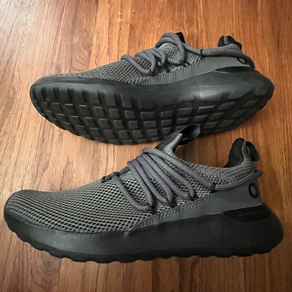 Men’s size 8 Adidas sneakers - Picture 6 of 8